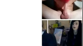 Абаносова мацка яде  ...