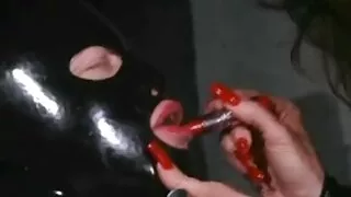 Секси жена в черна р ...