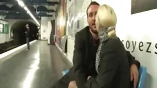 Блондинът чука русат ...