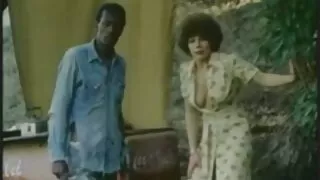 Напористият кон чука ...