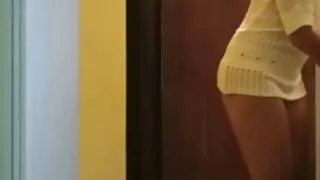 Маскирано момиче рел ...