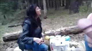 Момиче в червен чора ...