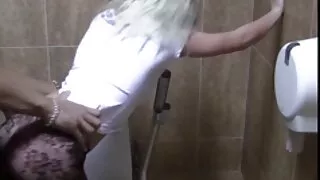Млад елф трябва униз ...