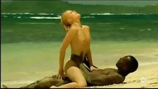 Гореща дама гали с п ...