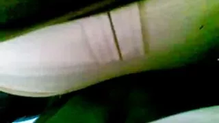 Лекомислена брюнетка ...