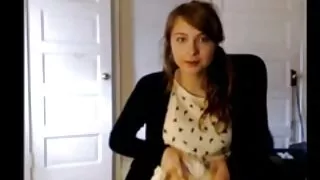 Даде да оближе путка ...