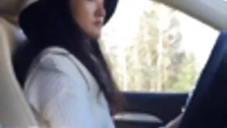 Знойната палавница я ...