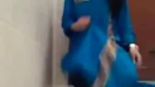 Блондинката смуче тв ...